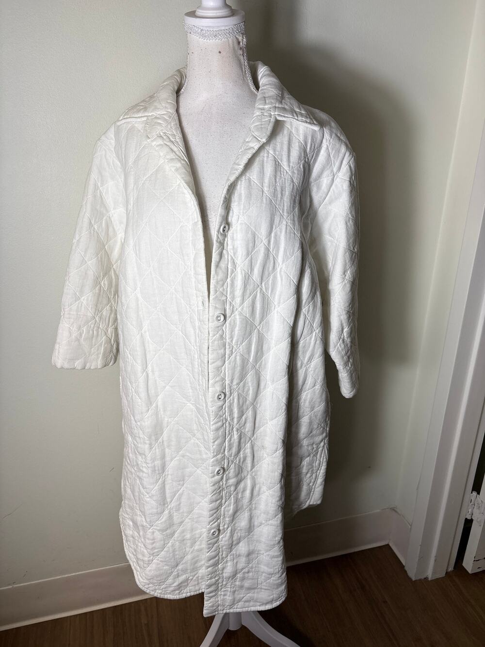Waterworks White Quilted Short Sleeve Coat Sz L